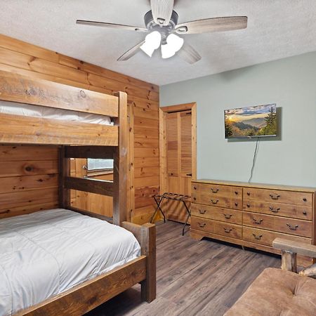 1 Min To The Parkway Spacious Cabin W 3 Suites And Extra Bedroom! 鸽子谷 外观 照片