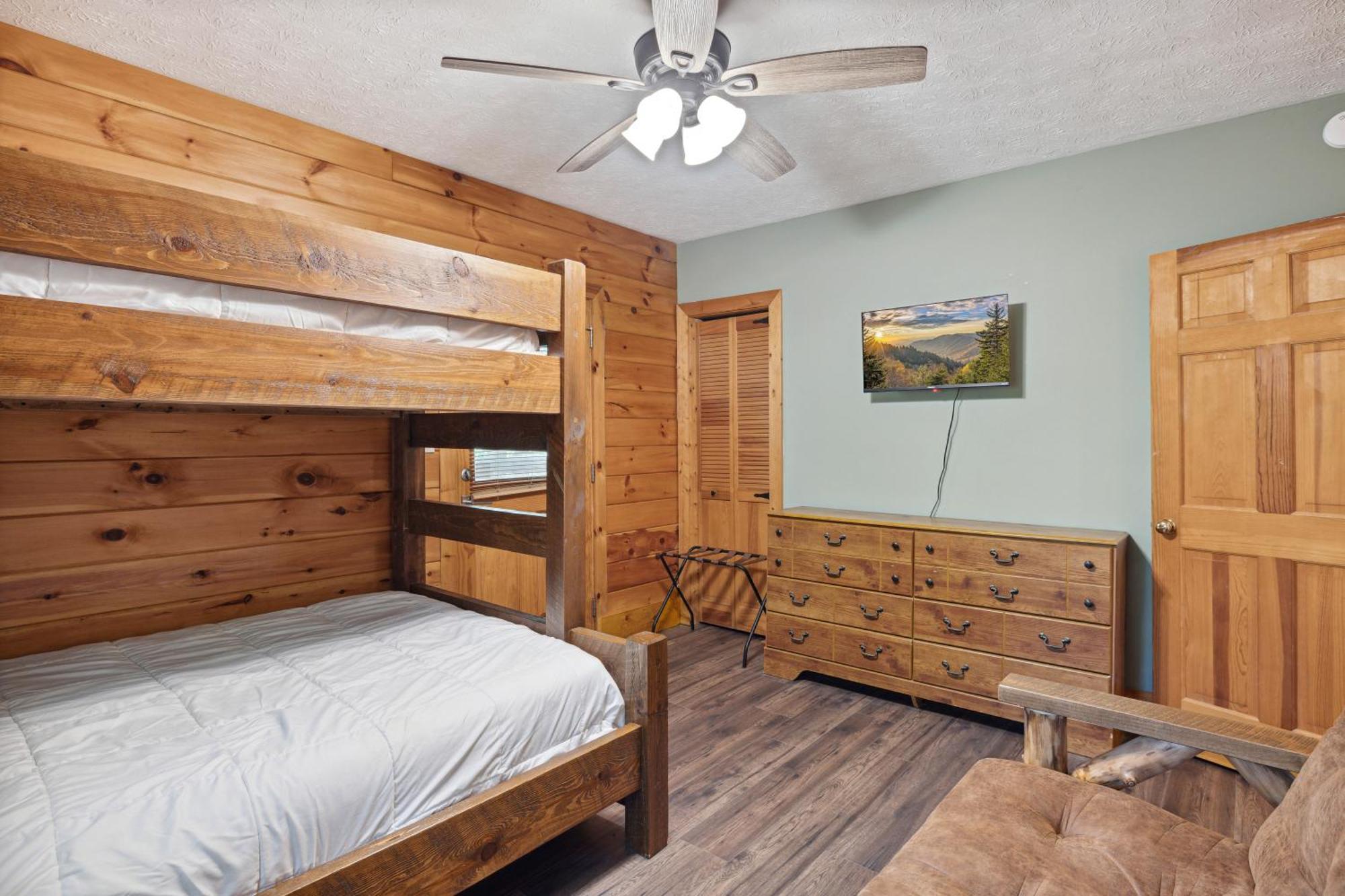 1 Min To The Parkway Spacious Cabin W 3 Suites And Extra Bedroom! 鸽子谷 外观 照片