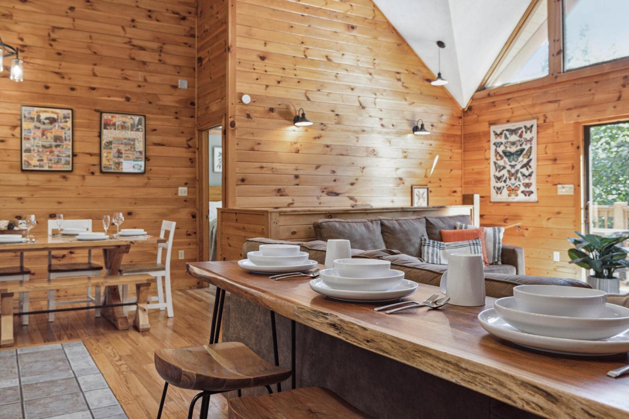 1 Min To The Parkway Spacious Cabin W 3 Suites And Extra Bedroom! 鸽子谷 外观 照片