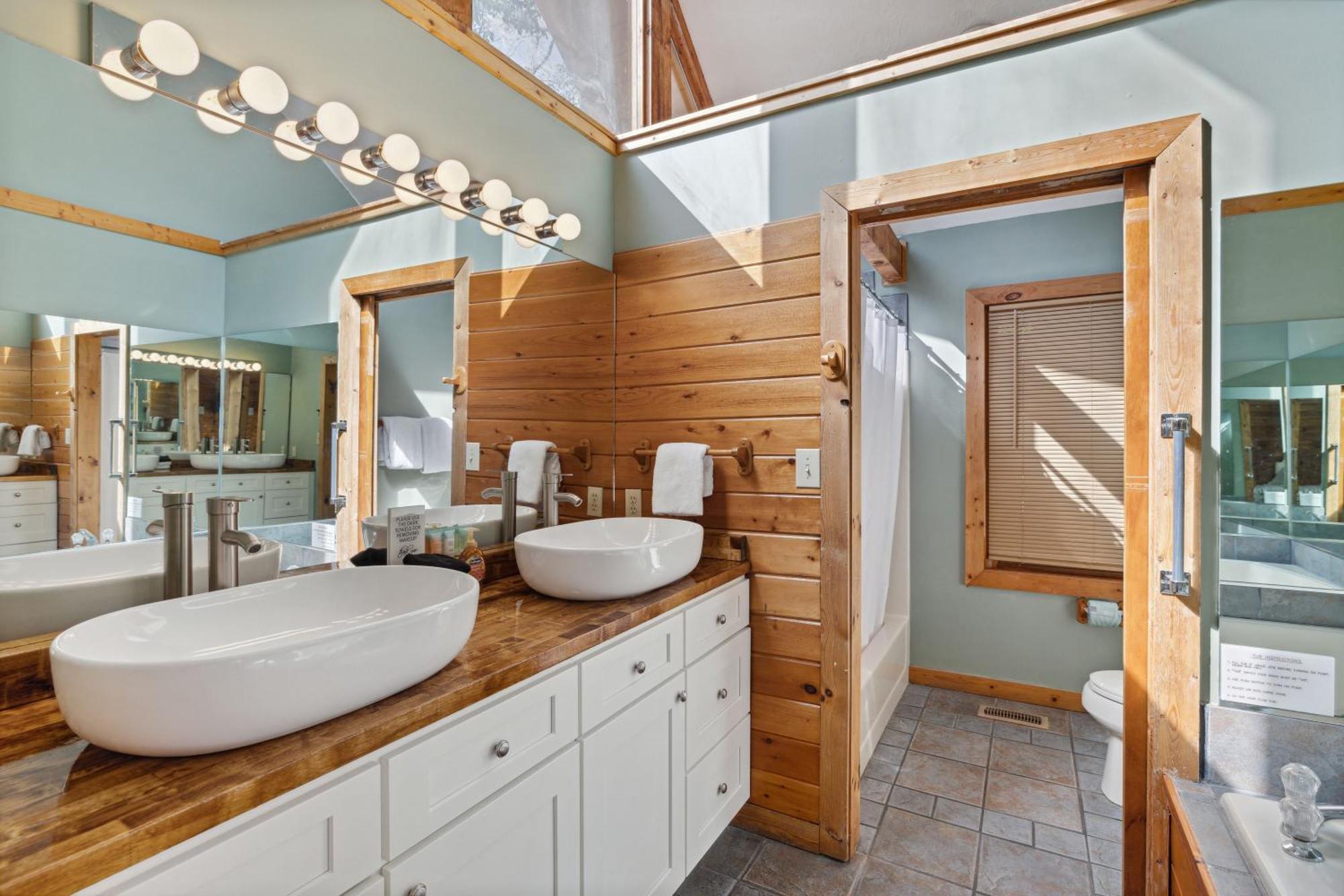 1 Min To The Parkway Spacious Cabin W 3 Suites And Extra Bedroom! 鸽子谷 外观 照片
