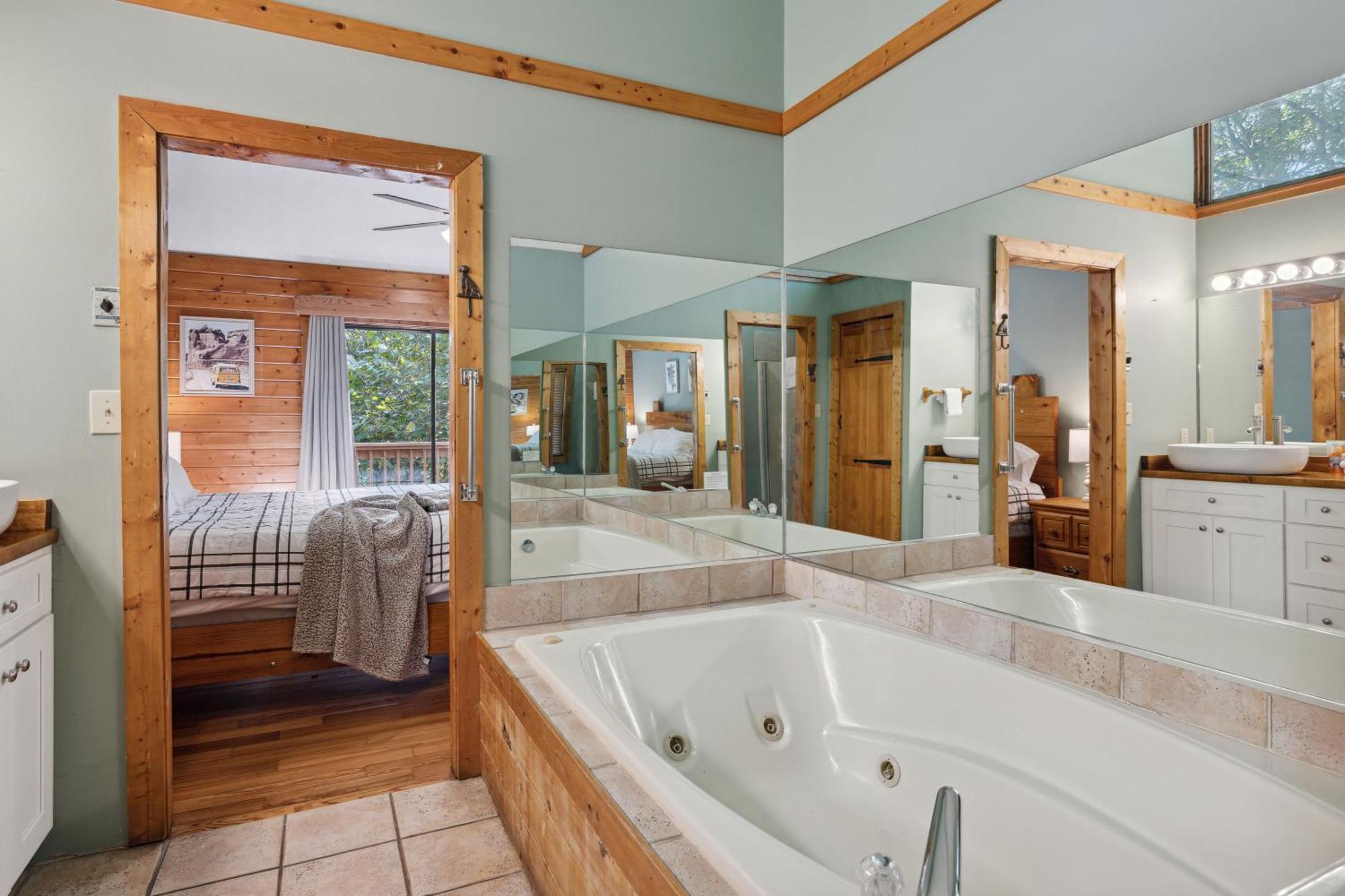 1 Min To The Parkway Spacious Cabin W 3 Suites And Extra Bedroom! 鸽子谷 外观 照片