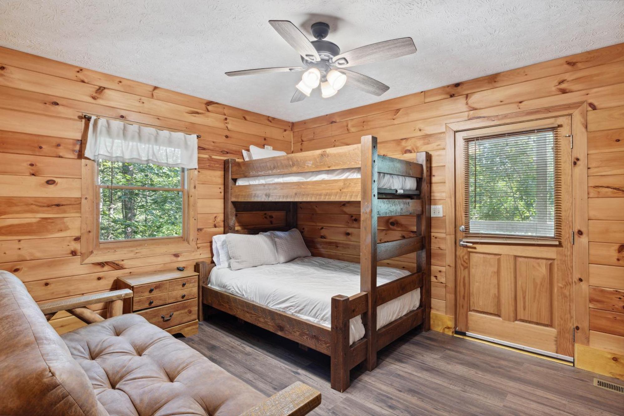 1 Min To The Parkway Spacious Cabin W 3 Suites And Extra Bedroom! 鸽子谷 外观 照片