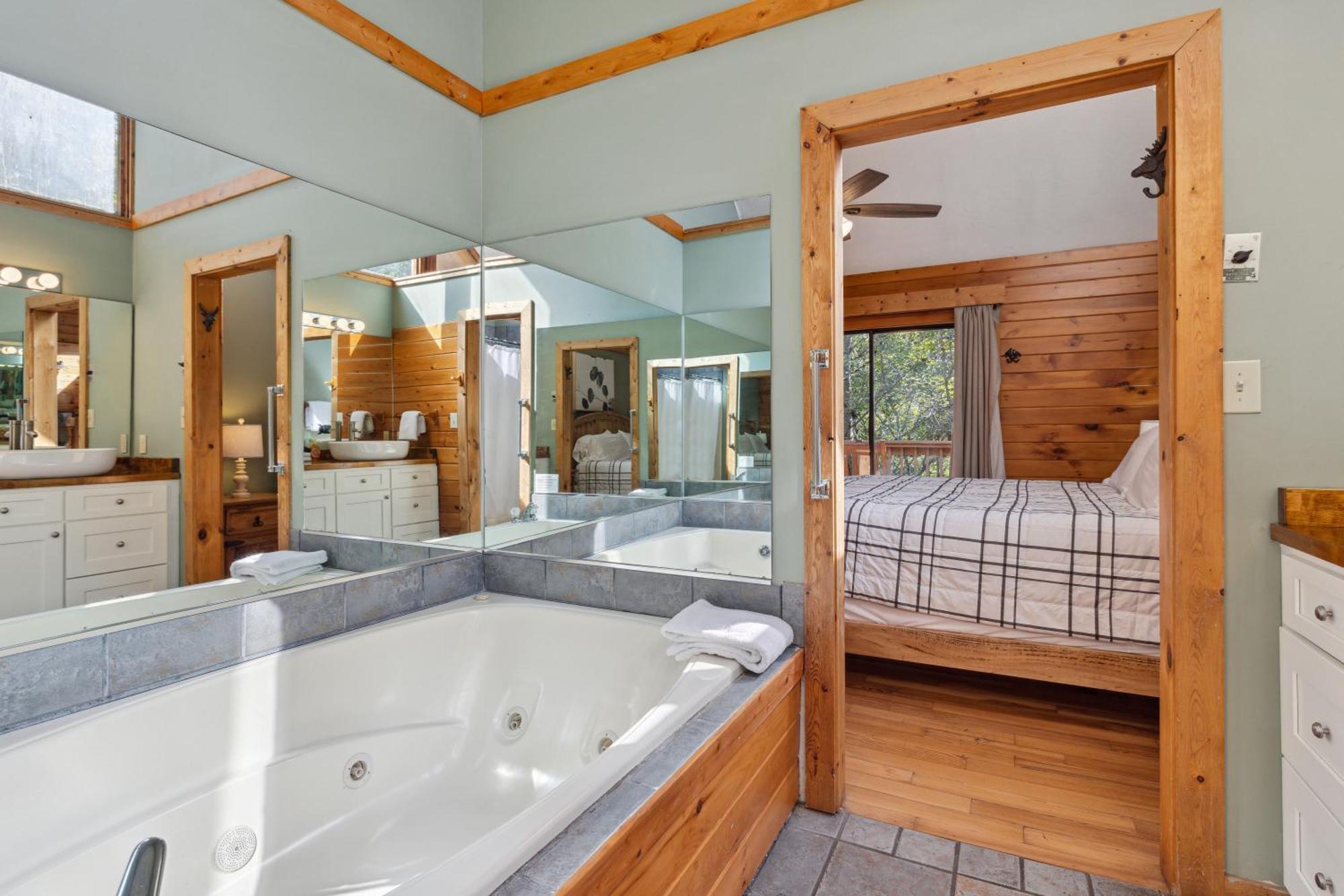 1 Min To The Parkway Spacious Cabin W 3 Suites And Extra Bedroom! 鸽子谷 外观 照片