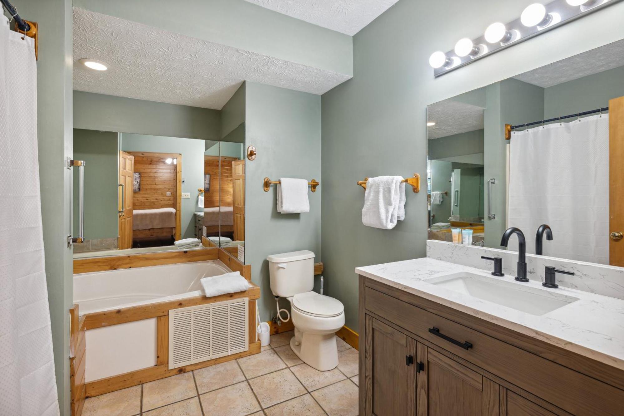 1 Min To The Parkway Spacious Cabin W 3 Suites And Extra Bedroom! 鸽子谷 外观 照片